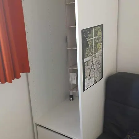 Studette Moderne, Cosy Et équipée En Plein Cœur De Versailles! Appartamento Versailles