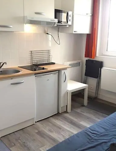 Studette Moderne, Cosy Et Equipee En Plein Coeur De Versailles! 아파트