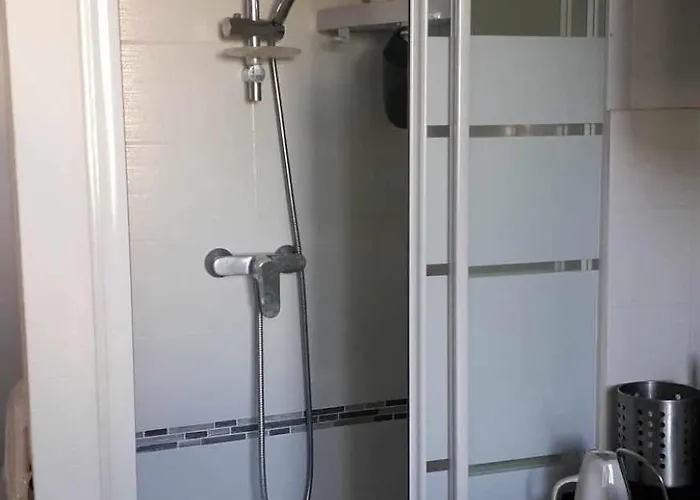 Studette Moderne, Cosy Et équipée En Plein Cœur De Versailles! * Versalles